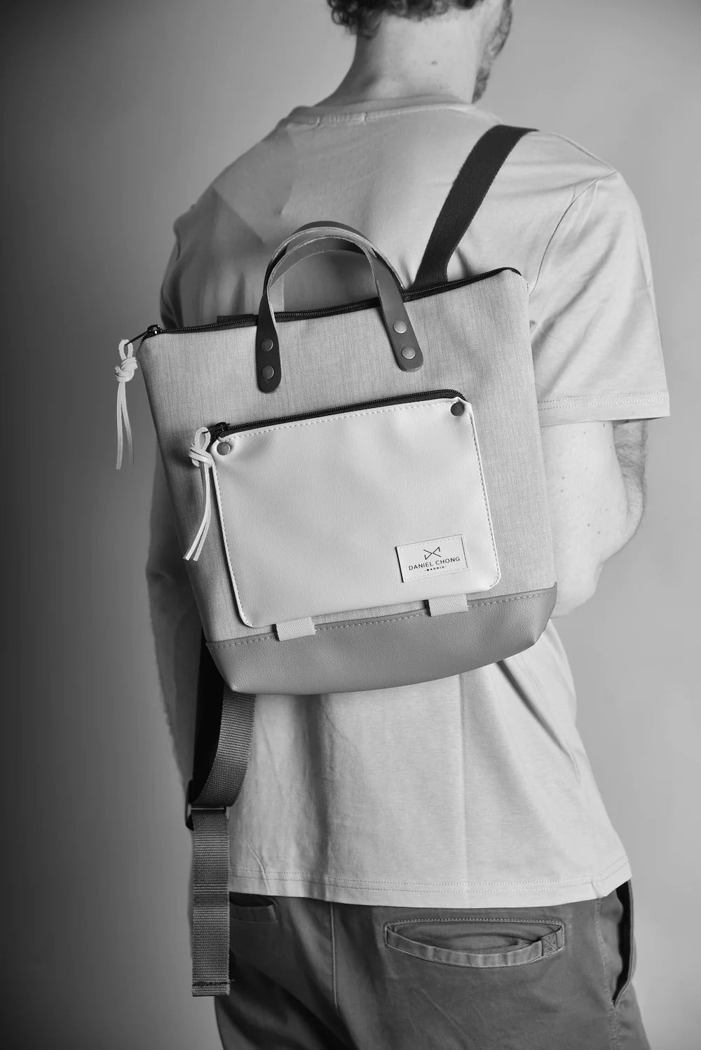 Mochila Mini Cuadrada Book Holder Impermeable DZ